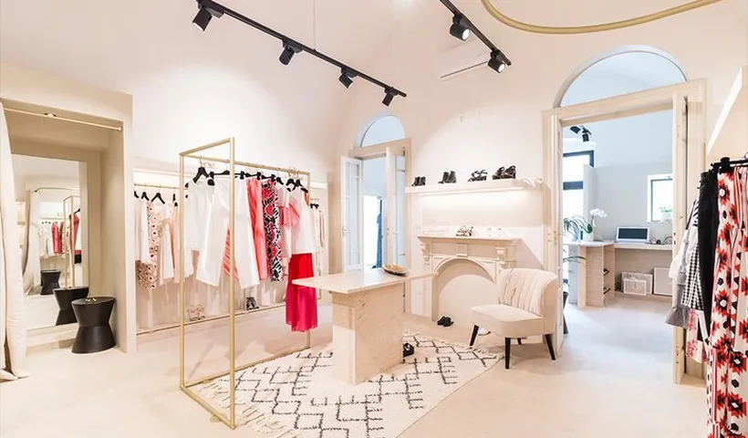 طراحی داخلی فروشگاه پوشاک چگونه باید باشد؟ اصول و نکات آن چیست؟