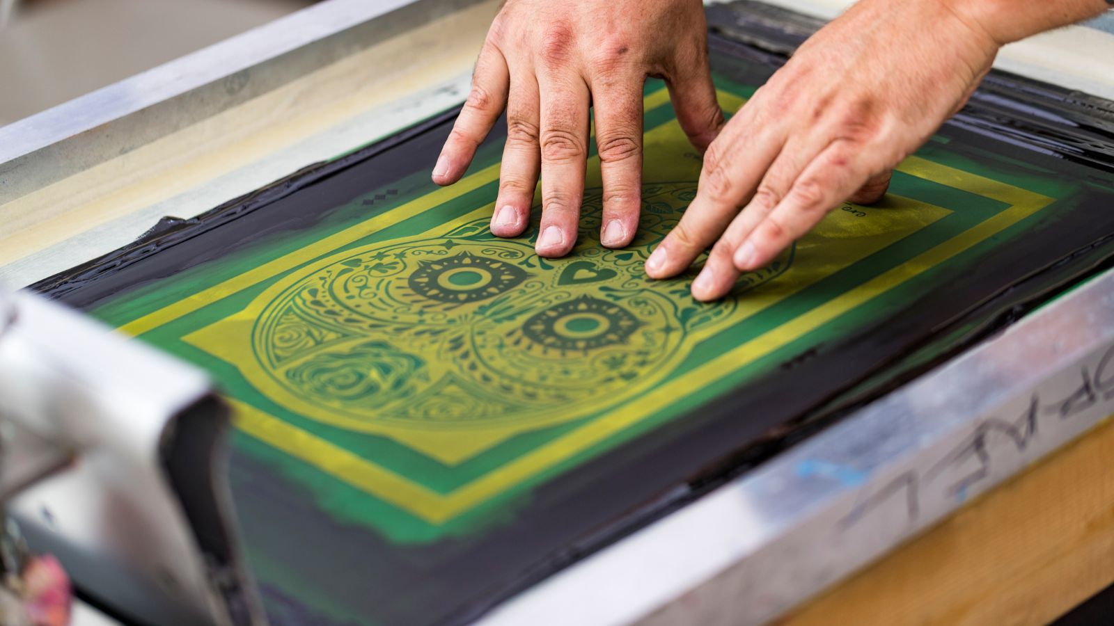 چاپ تخلیه پارچه: راهکارهای نوین برای خلق طرح های جذاب