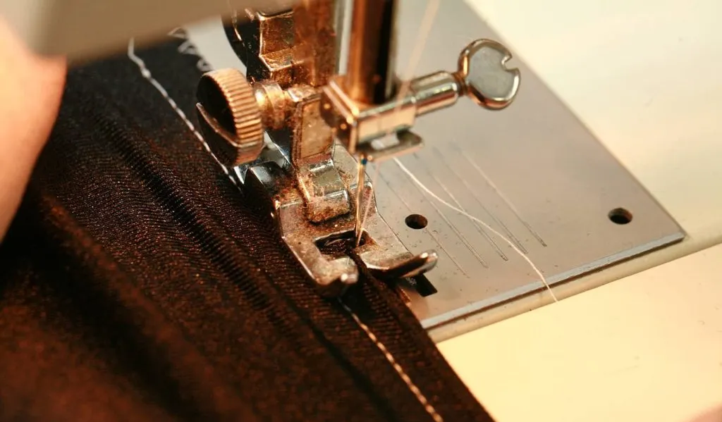 کاربرد های دوخت راسته در تولید پوشاک