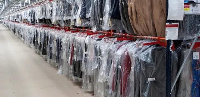 انبارداری خرده فروشی پوشاک